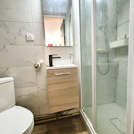 Apartment Le Bansky, Etape Urbaine, T2, Machine A Laver, Tv, Wifi *
