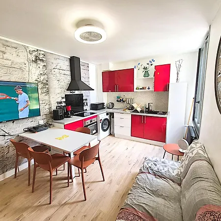 Le Bansky, Etape Urbaine, T2, Machine A Laver, Tv, Wifi Apartment Tours