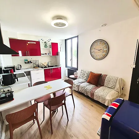 Apartment Le Bansky, Etape Urbaine, T2, Machine A Laver, Tv, Wifi *