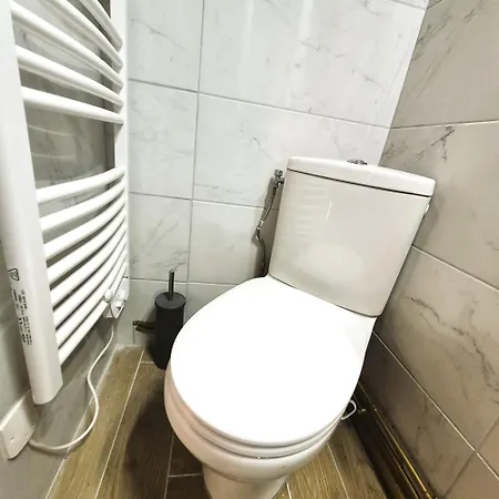 Le Bansky, Etape Urbaine, T2, Machine A Laver, Tv, Wifi * Tours